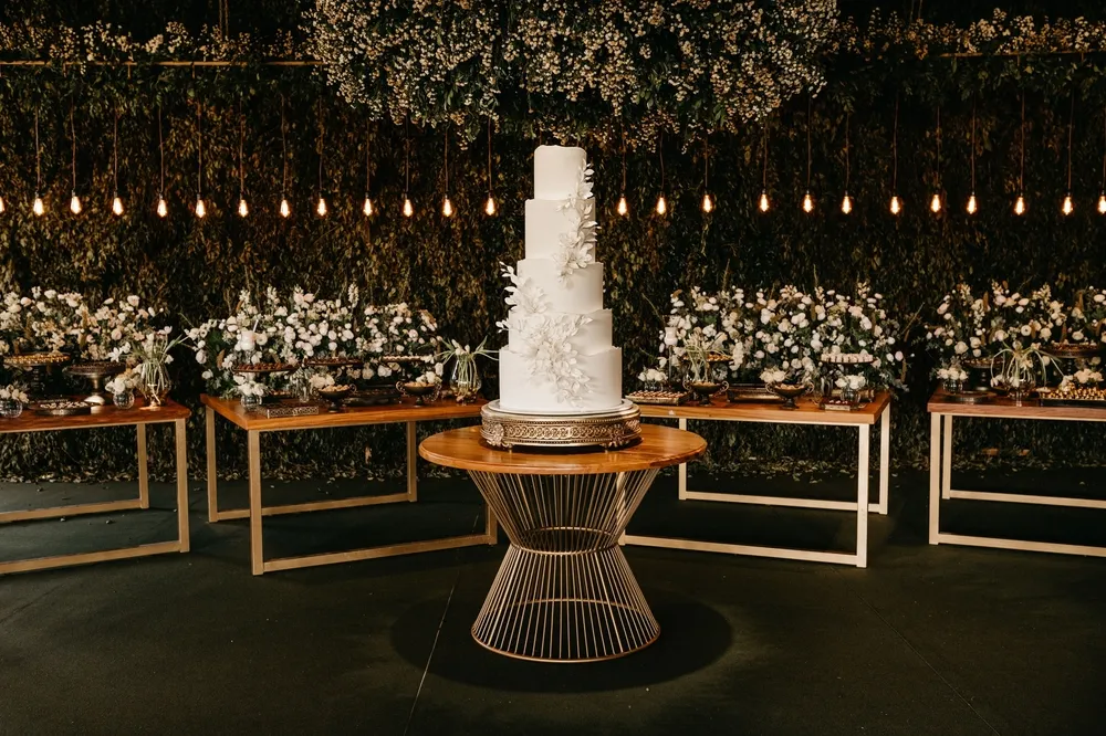 Large wedding and luxury weddings cakes in san diego