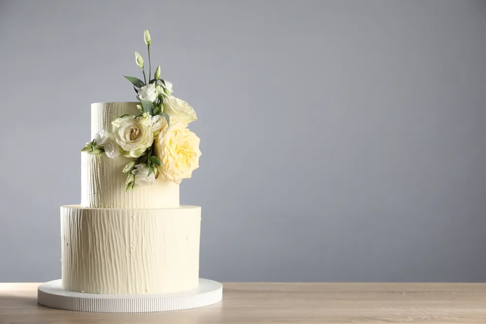simple wedding cake with Floral Design