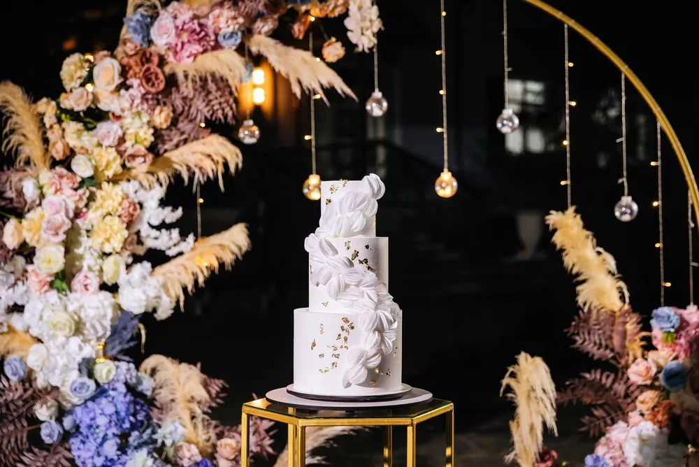 autumn wedding cake trends 2026
